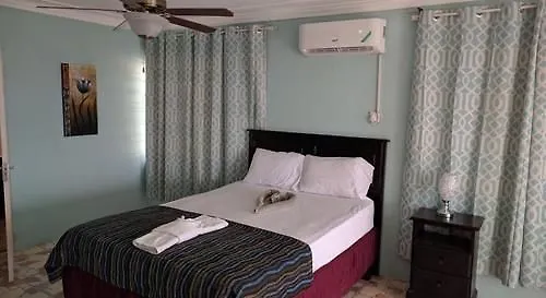 *** Pensionat Rockhampton Suites Kingston Jamaica
