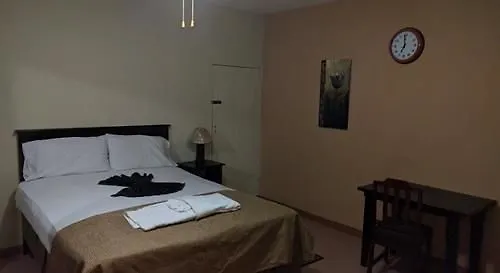 Rockhampton Suites Κίνγκστον 3*,